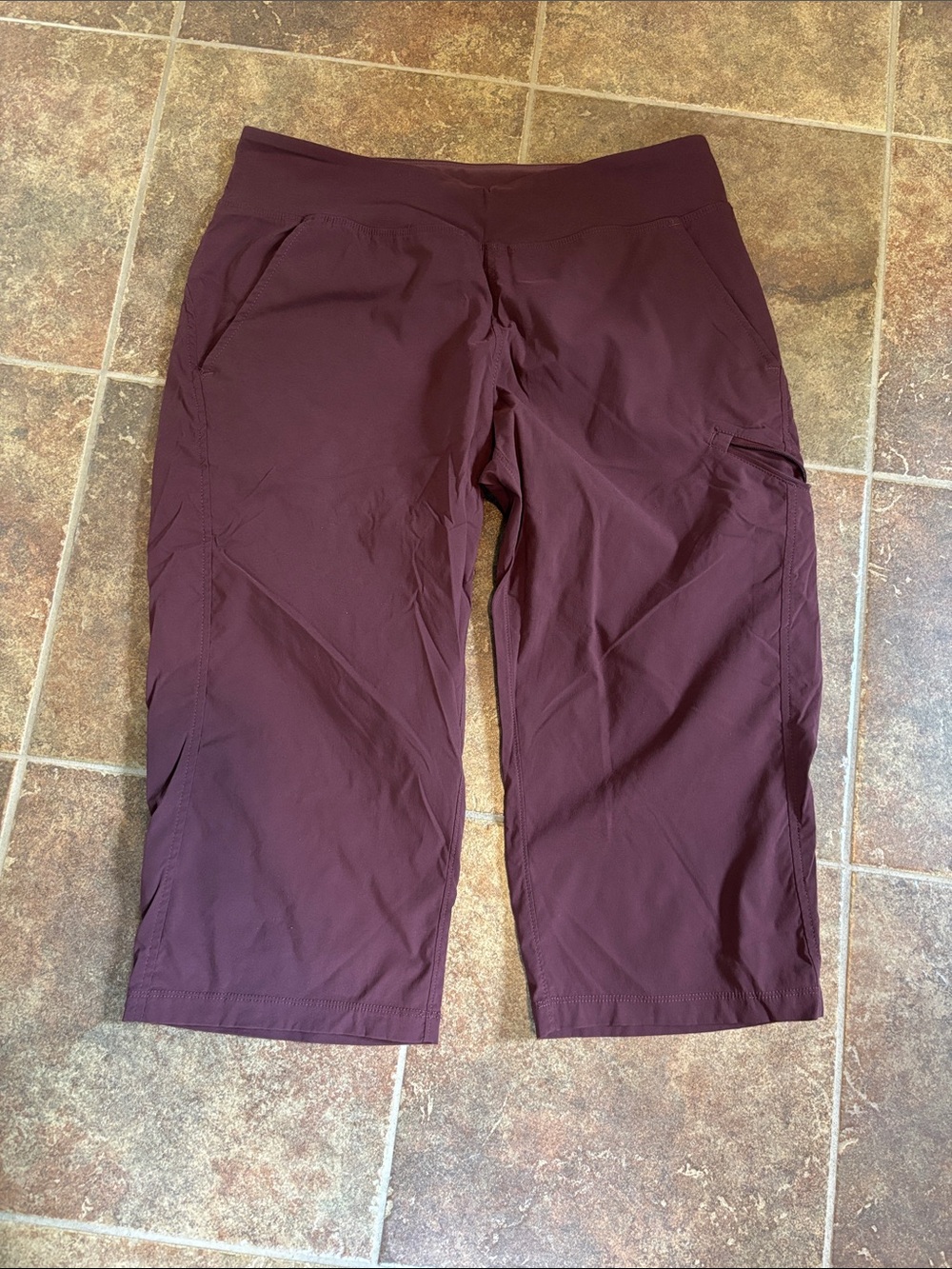 Mountain Hardware Dynama Capri size M